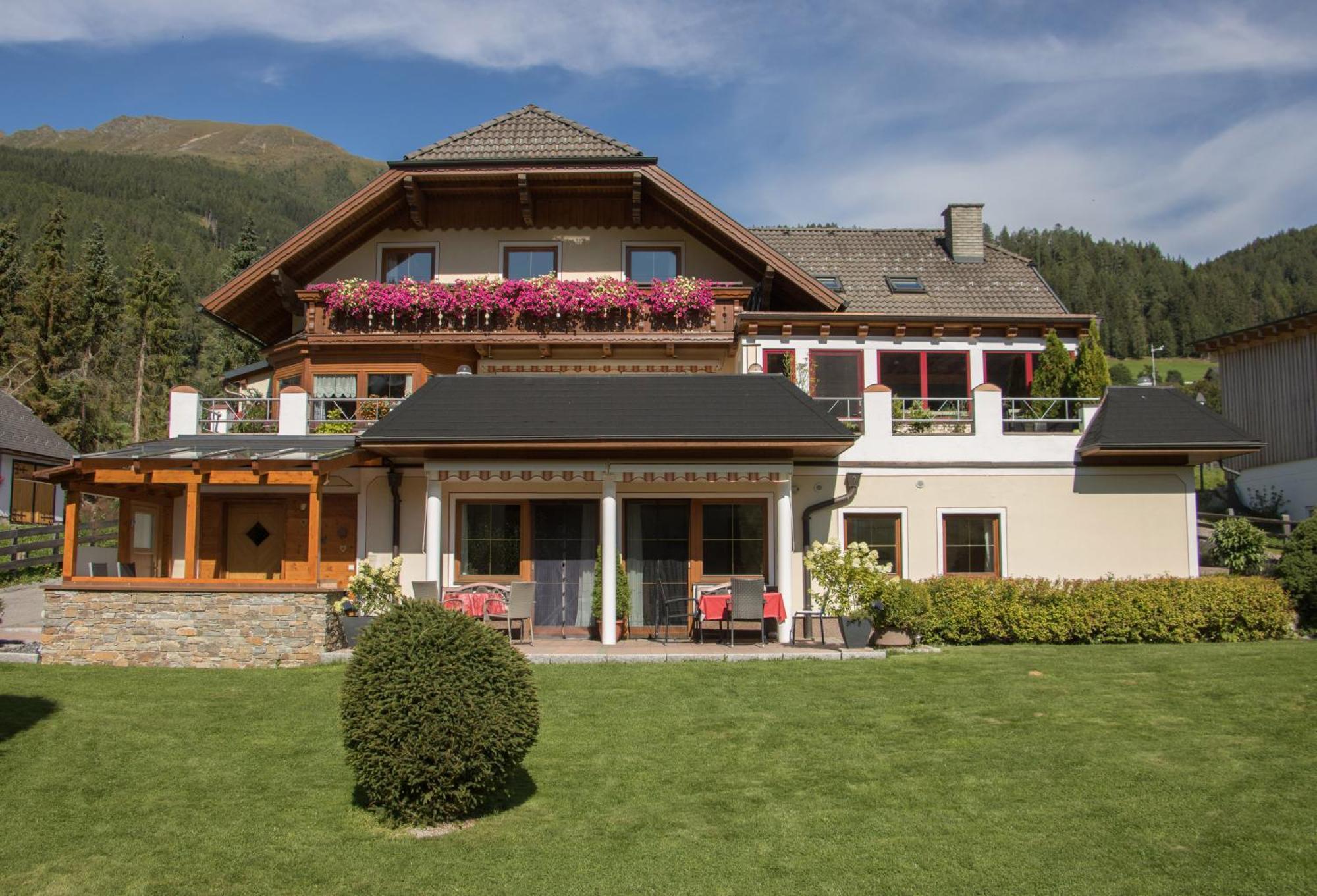 豪斯艾斯尔轮高公寓 Hintergöriach 外观 照片